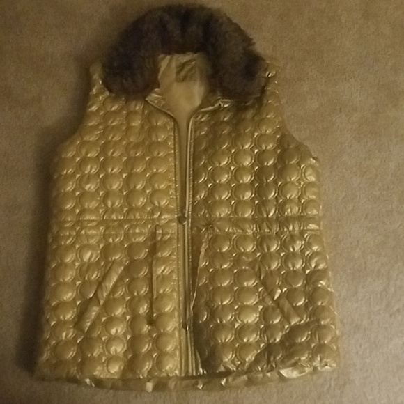 Puffer vest with faux fur colar - Picture 1 of 5